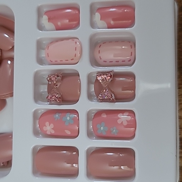 3D Bows & Flowers Press On Nails - Picture 1 of 16